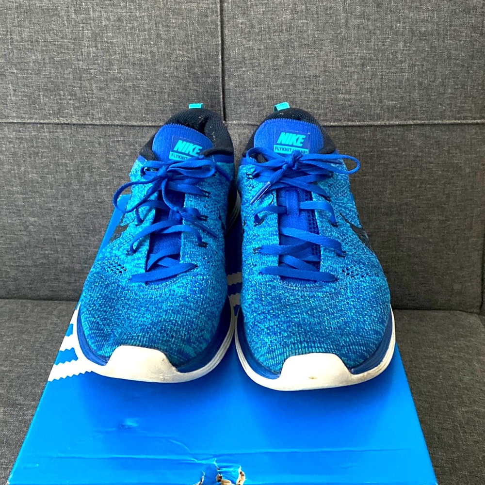Nike Flynit- SIZE: MENS 9